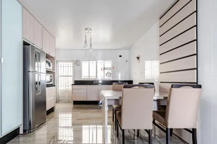 Casa com 3 Quartos à venda, 189m² no Xaxim, Curitiba