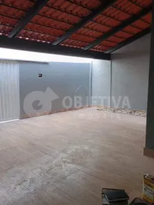 Casa com 2 Quartos à venda, 106m² no Loteamento Monte Hebron, Uberlândia