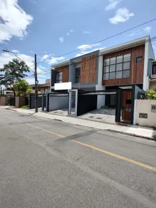 Sobrado com 3 Quartos à venda, 129m² no Saguaçu, Joinville