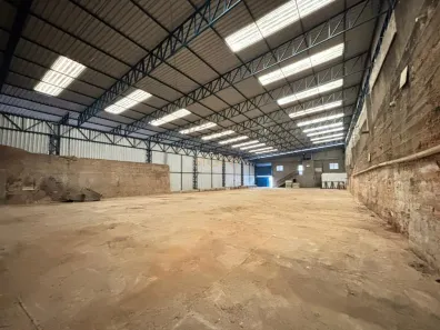 Galpão/Depósito/Armazém para alugar, 850m² no Jóquei Clube, Juiz de Fora