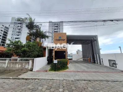 Apartamento com 2 Quartos para alugar, 64m² no Areias, São José