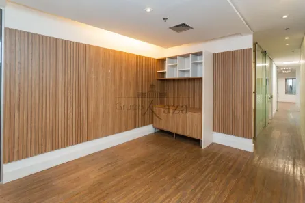 Prédio Comercial com 9 Quartos à venda, 484m² no Vila Nova Conceição, São Paulo