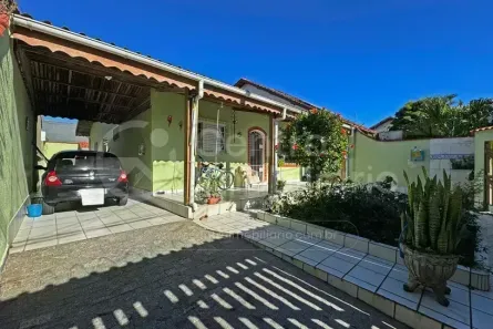 Casa com 3 Quartos à venda, 140m² no Belmira Novaes, Peruíbe