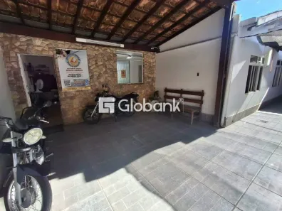 Prédio Comercial para alugar, 132m² no Todos os Santos, Montes Claros
