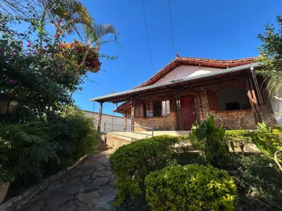 Casa com 3 Quartos à venda, 230m² no Barreiro, Belo Horizonte