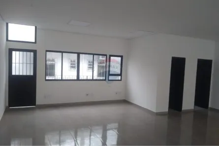 Sala Comercial para alugar, 176m² no Vila Mangalot, São Paulo