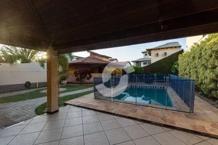 Casa com 4 Quartos à venda, 289m² no Camboinhas, Niterói