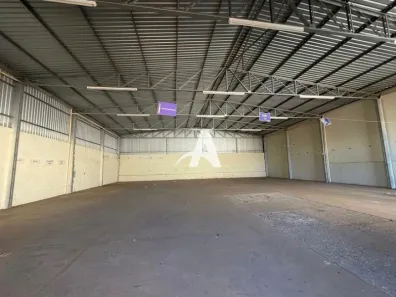 Galpão/Depósito/Armazém para alugar, 550m² no Umuarama, Uberlândia