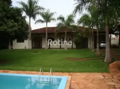 Casa com 5 Quartos à venda, 254m² no Cidade Jardim, Uberlândia