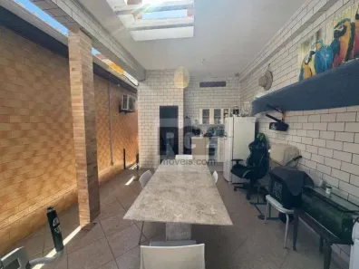 Casa com 3 Quartos à venda, 180m² no Ponta da Praia, Santos