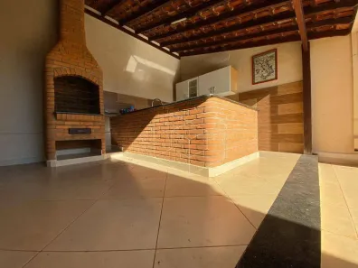 Casa com 3 Quartos para alugar, 335m² no Centro, Jaú