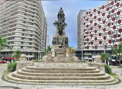 Apartamento com 2 Quartos à venda, 90m² no Gonzaga, Santos