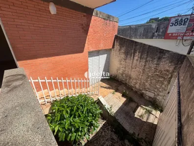 Casa com 4 Quartos para alugar, 159m² no Brasil, Uberlândia