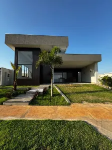 Casa com 4 Quartos à venda, 218m² no Petrópolis, Várzea Grande