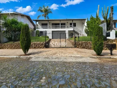 Casa com 3 Quartos para alugar, 250m² no Boa Vista, Novo Hamburgo