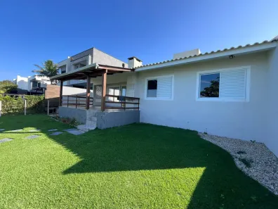 Casa com 2 Quartos para alugar, 90m² no Canto Grande, Bombinhas
