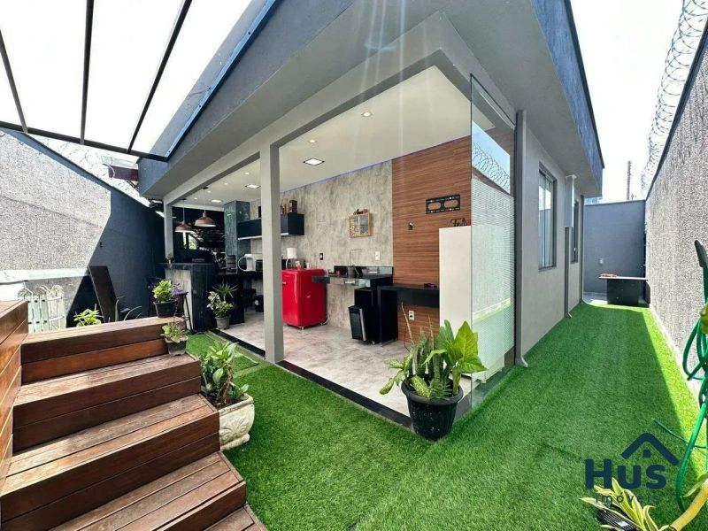 Casa com 3 quartos — Santa Amélia, Belo Horizonte
