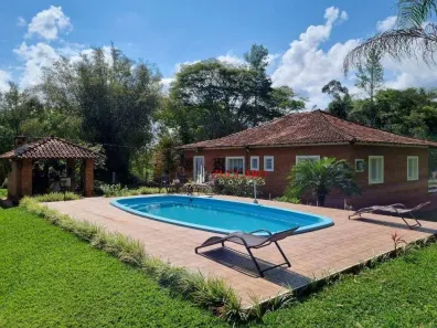 Fazenda/Sítio com 3 Quartos à venda, 155m² no Fundão, Alambari