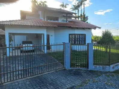 Casa com 3 Quartos à venda, 215m² no Rio Bonito (Pirabeiraba), Joinville
