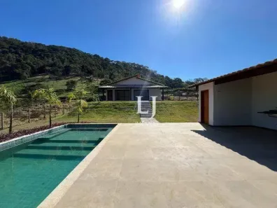 Casa com 3 Quartos à venda, 250m² no Pedro do Rio, Petrópolis