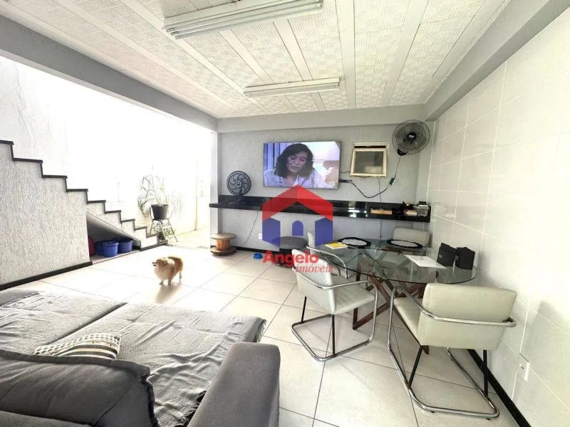 Casa com 3 quartos — Santa Mônica, Belo Horizonte