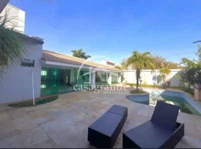 Casa com 3 Quartos para alugar, 480m² no Jardim Karaíba, Uberlândia