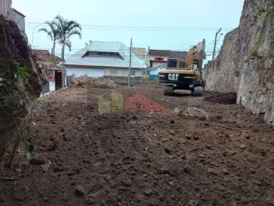 Lote/Terreno à venda, 425m² no Sambaqui, Florianópolis