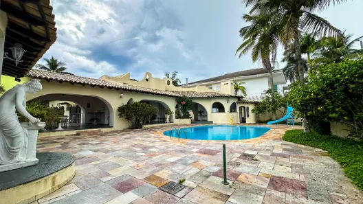 Casa com 4 Quartos para alugar, 750m² no Jardim Acapulco, Guarujá