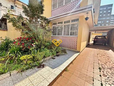 com 3 Quartos para alugar, 250m² no Encruzilhada, Santos