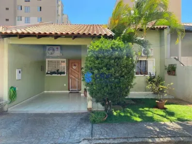 Casa com 2 Quartos à venda, 80m² no Conjunto Habitacional Santiago II, Londrina