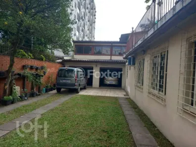 Casa com 4 Quartos à venda, 280m² no Medianeira, Porto Alegre