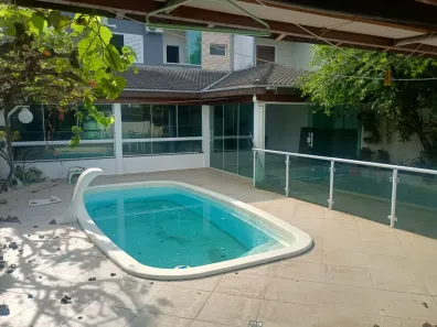 Sobrado com 3 Quartos para venda ou aluguel, 190m² no Loteamento Villa Branca, Jacareí