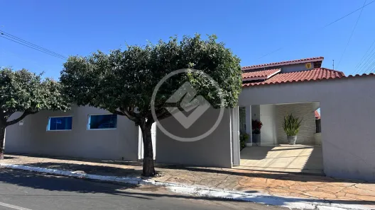 Casa com 3 Quartos à venda, 260m² no Jardim Roma, Caldas Novas