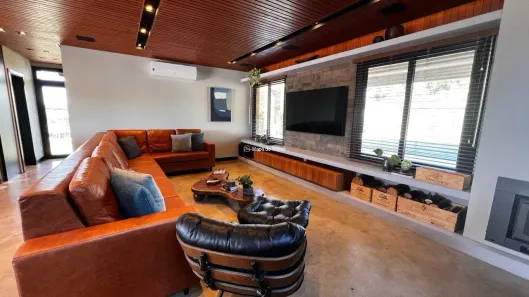 Casa com 5 Quartos à venda, 332m² no , Gramado
