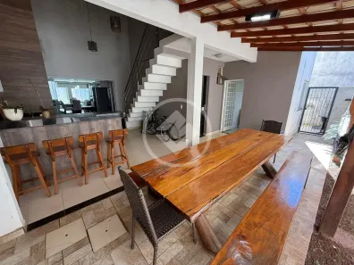 Casa com 4 Quartos à venda, 220m² no Jardim Ipanema, Uberlândia