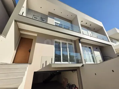 Sobrado com 3 Quartos à venda, 200m² no Marechal Rondon, Canoas