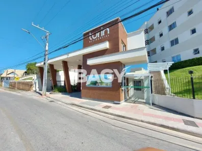 Apartamento com 2 Quartos para alugar, 55m² no São Sebastião, Palhoça