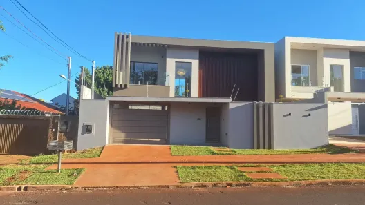 Sobrado com 3 Quartos à venda, 147m² no Bairro Seminário, Campo Grande