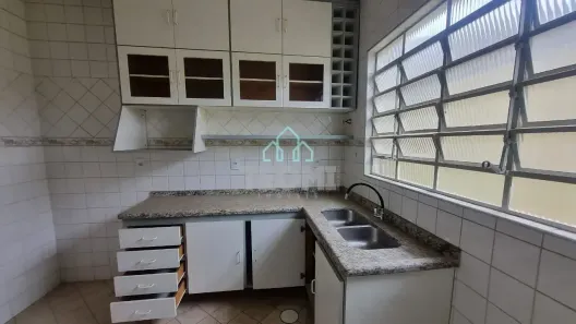 Casa com 4 Quartos para alugar, 230m² no Centro, Taubaté