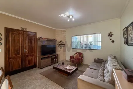 Casa com 3 Quartos à venda, 205m² no Jardim Itamarati, Botucatu