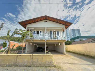Sobrado com 3 Quartos à venda, 469m² no Estados, Timbó