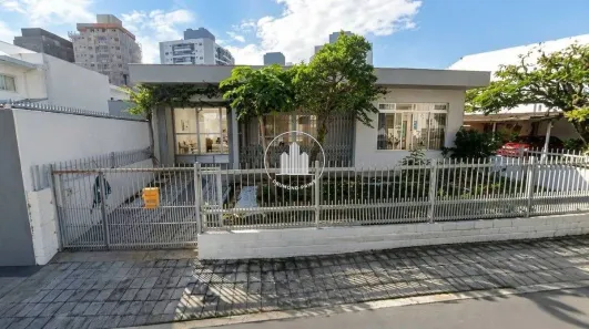 Casa com 3 Quartos para alugar, 200m² no Barreiros, São José