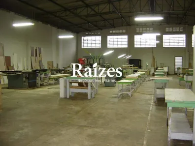 Galpão/Depósito/Armazém à venda, 800m² no Minas Gerais, Uberlândia