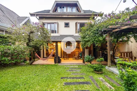 Casa de Condomínio com 4 Quartos à venda, 231m² no Pilarzinho, Curitiba