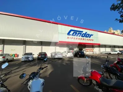 Sala Comercial para alugar, 133m² no Zona 07, Maringá