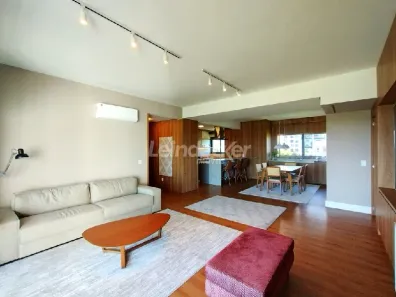 Apartamento com 3 Quartos para alugar, 154m² no Três Figueiras, Porto Alegre
