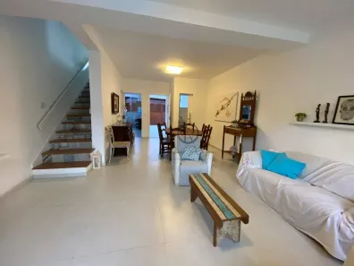 Casa de Condomínio com 3 Quartos à venda, 220m² no Braga, Cabo Frio