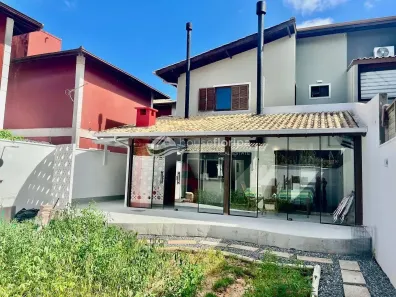 Casa com 3 Quartos à venda, 140m² no Rio Tavares, Florianópolis