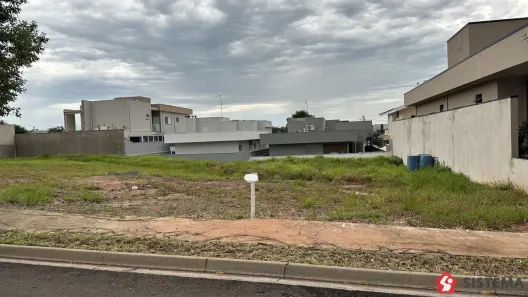 Lote/Terreno à venda, 300m² no Parque Residencial Mart Ville, Presidente Prudente
