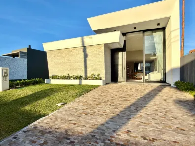 Casa de Condomínio com 4 Quartos à venda, 185m² no , Xangri-Lá